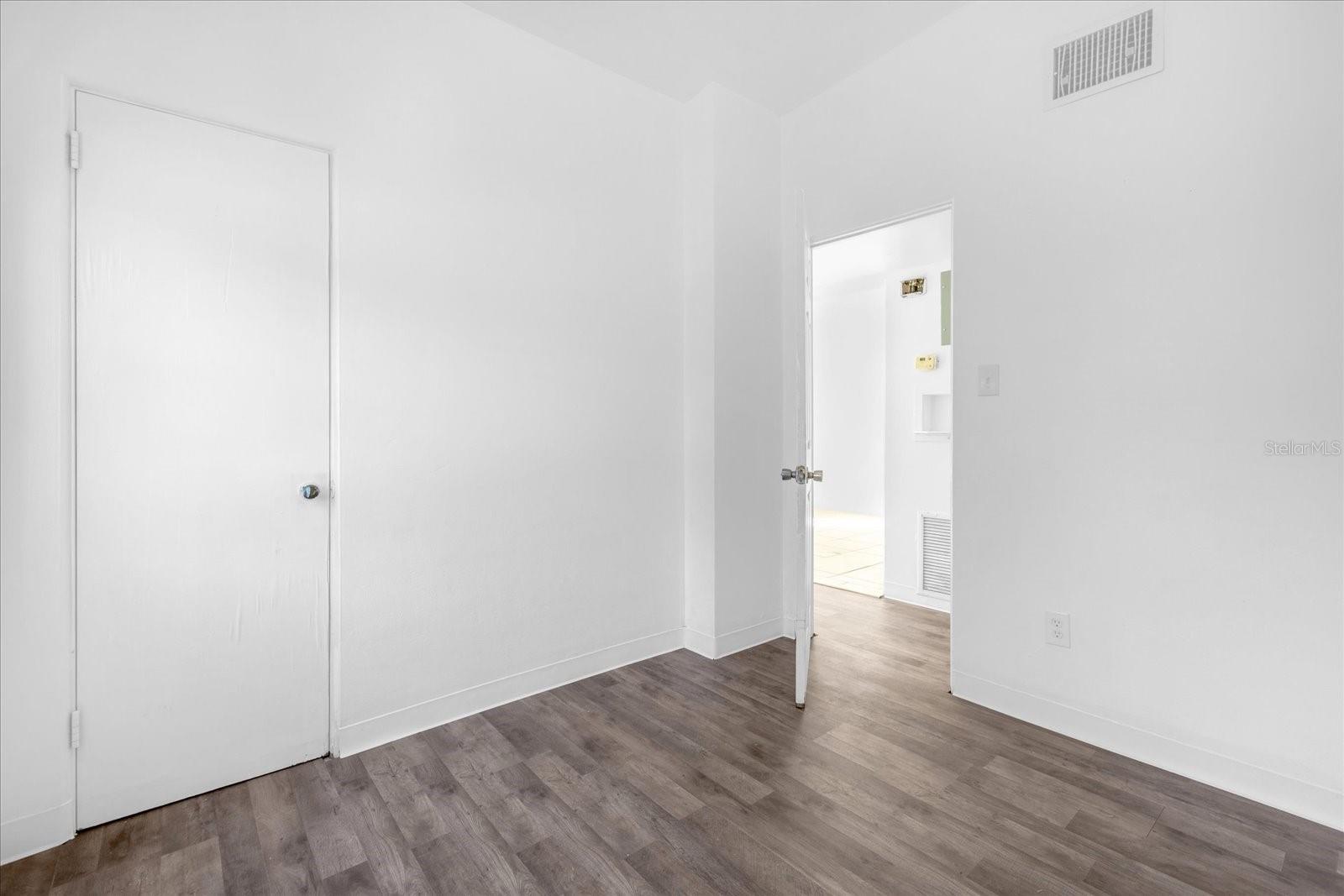 Image 12 of 30 For 920 Hacienda Court