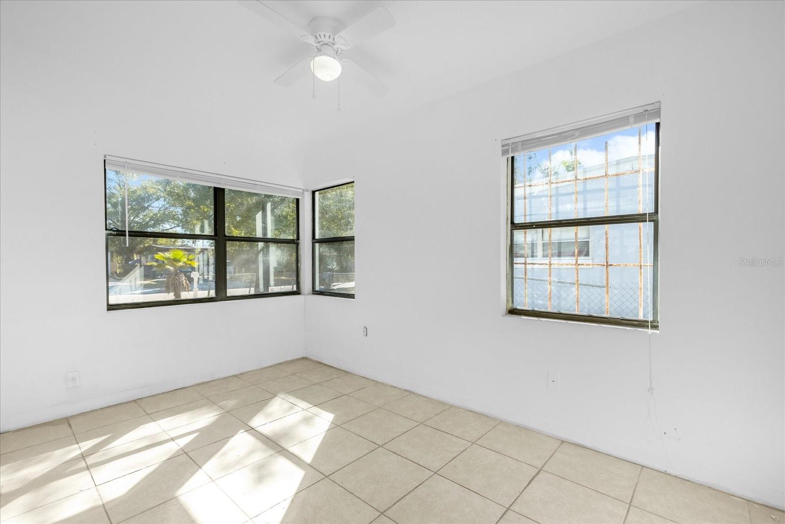 Image 14 of 30 For 920 Hacienda Court