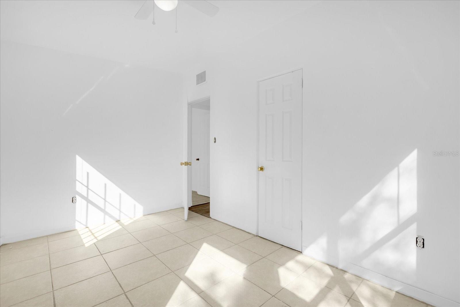 Image 16 of 30 For 920 Hacienda Court