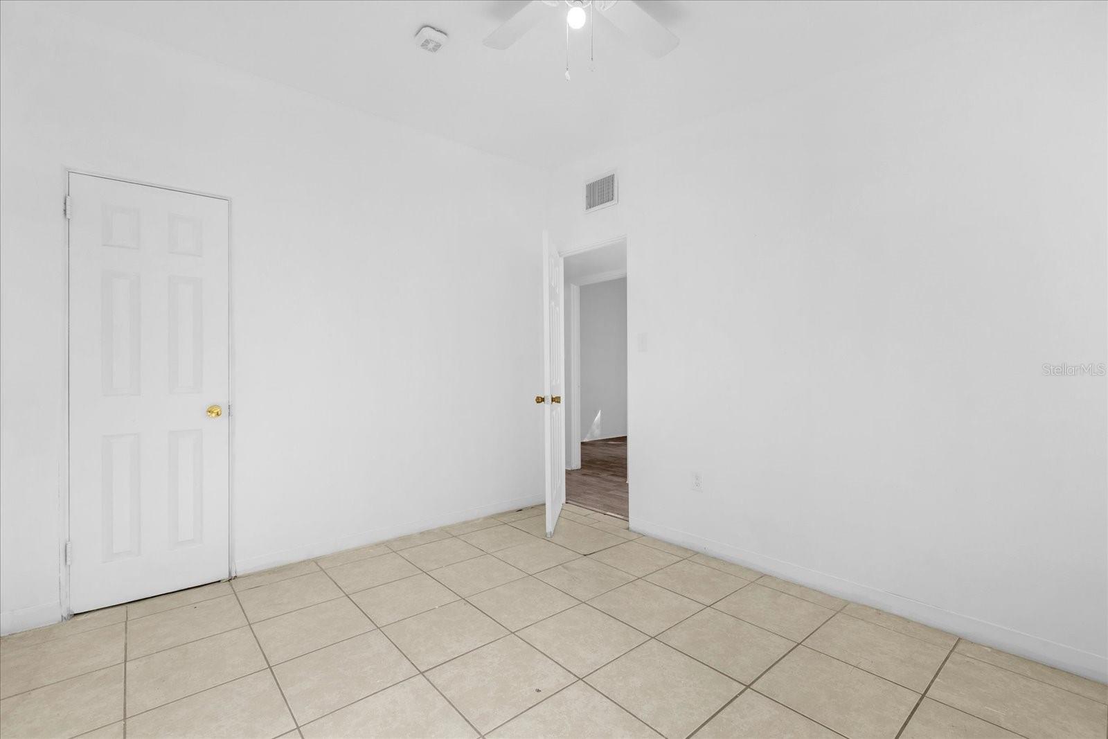 Image 17 of 30 For 920 Hacienda Court