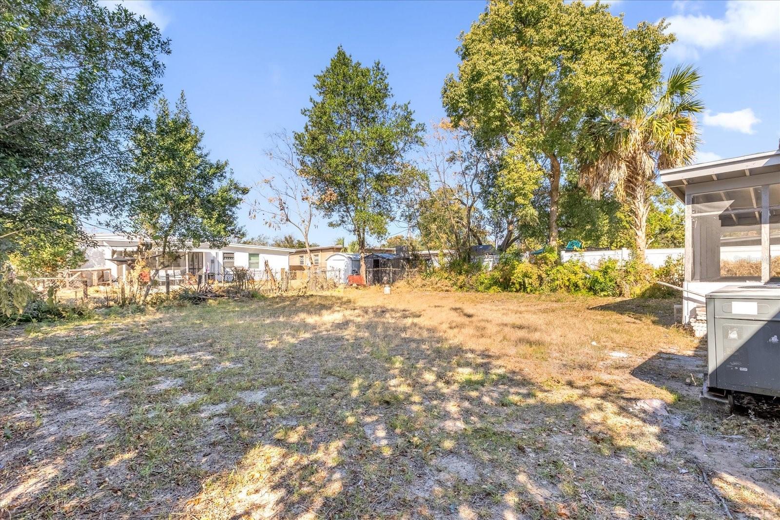 Image 22 of 30 For 920 Hacienda Court