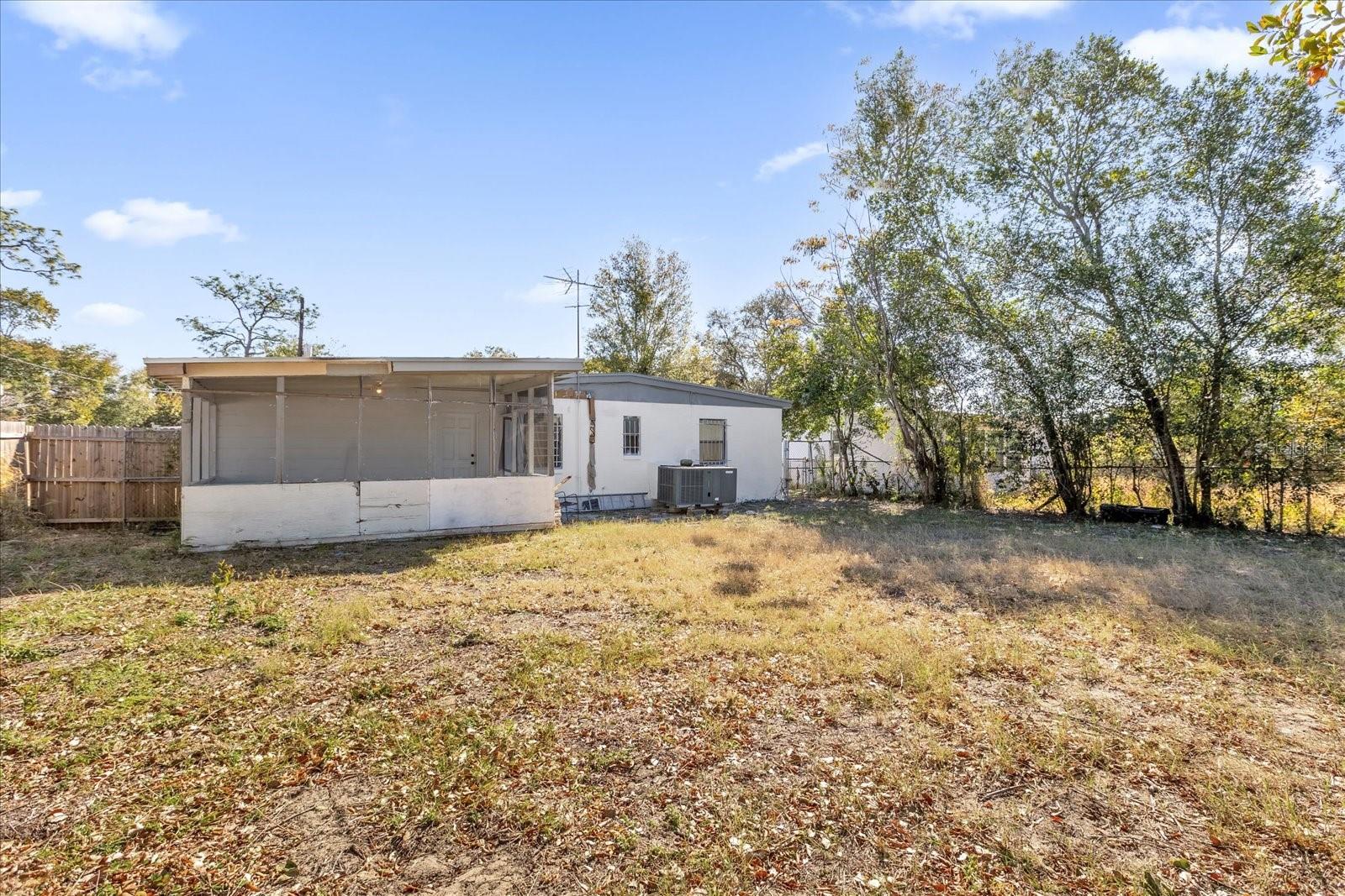 Image 24 of 30 For 920 Hacienda Court