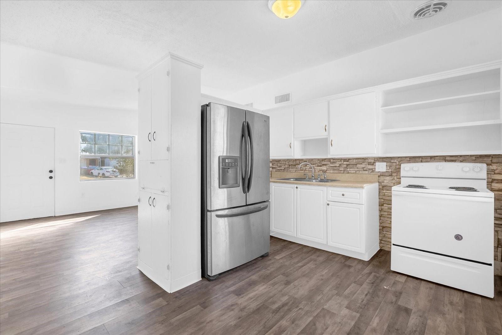 Image 8 of 30 For 920 Hacienda Court