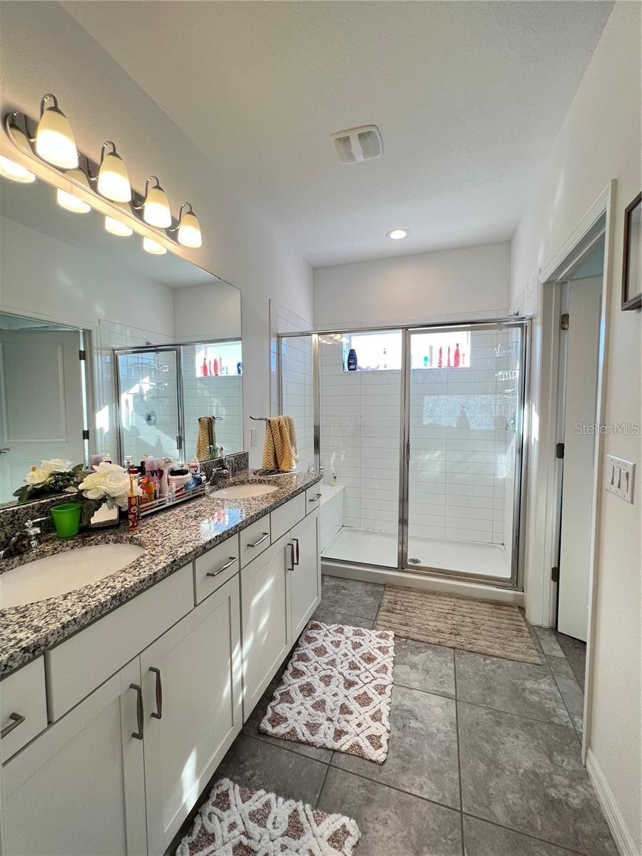 Image 20 of 68 For 11187 Hanlon Terrace Alley