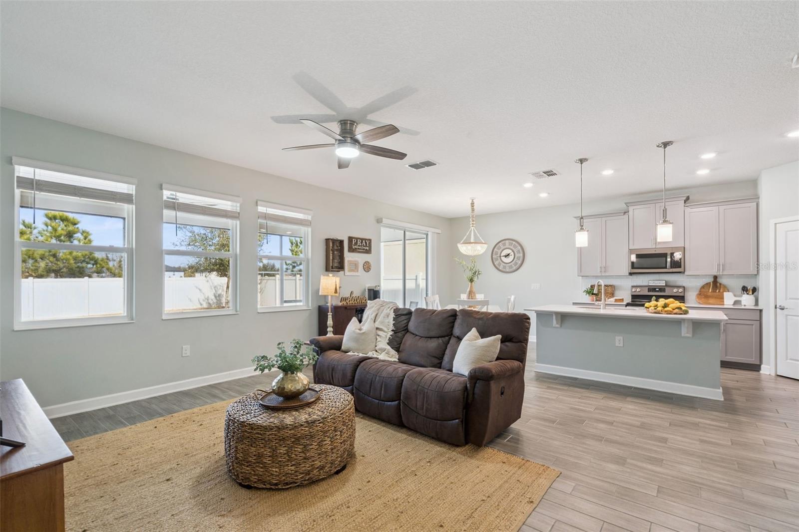 Image 4 of 35 For 1985 Mountain Pine Street