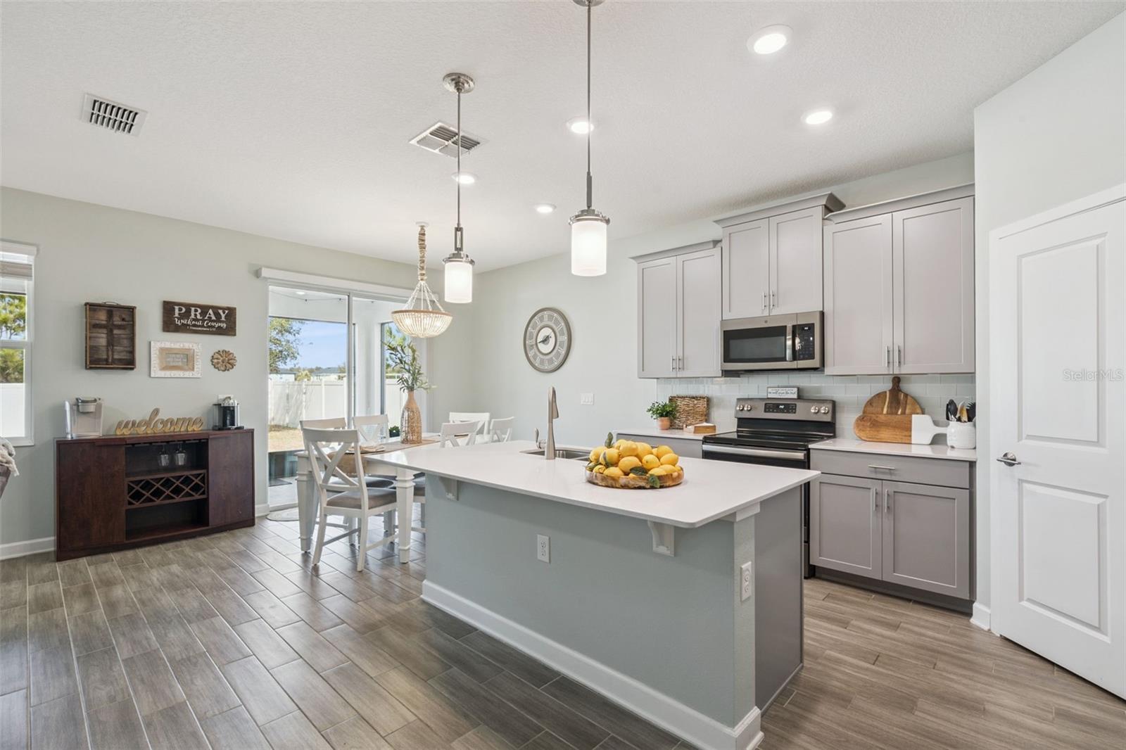 Image 5 of 35 For 1985 Mountain Pine Street