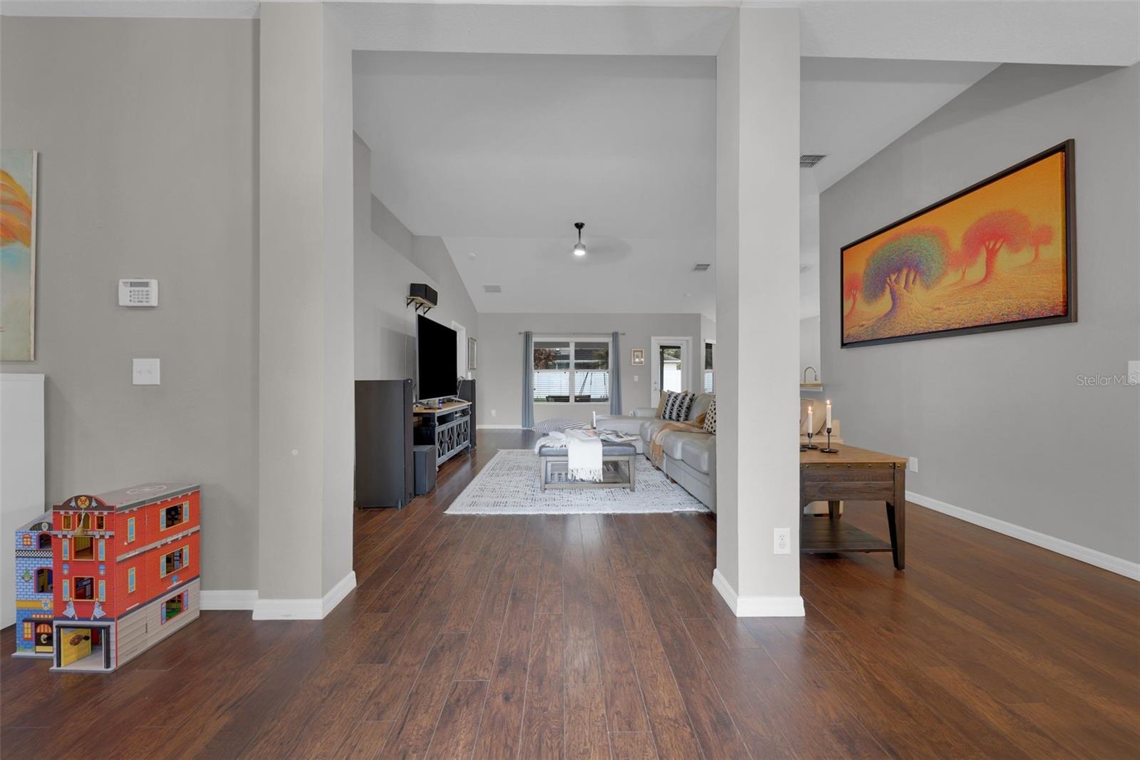 Image 11 of 29 For 1033 Twisted Branch Lane