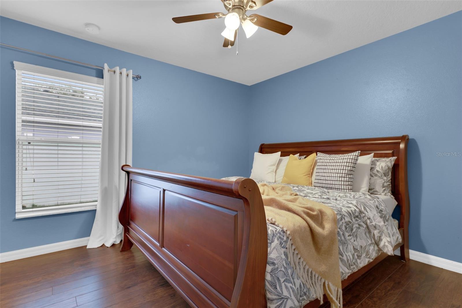 Image 15 of 29 For 1033 Twisted Branch Lane