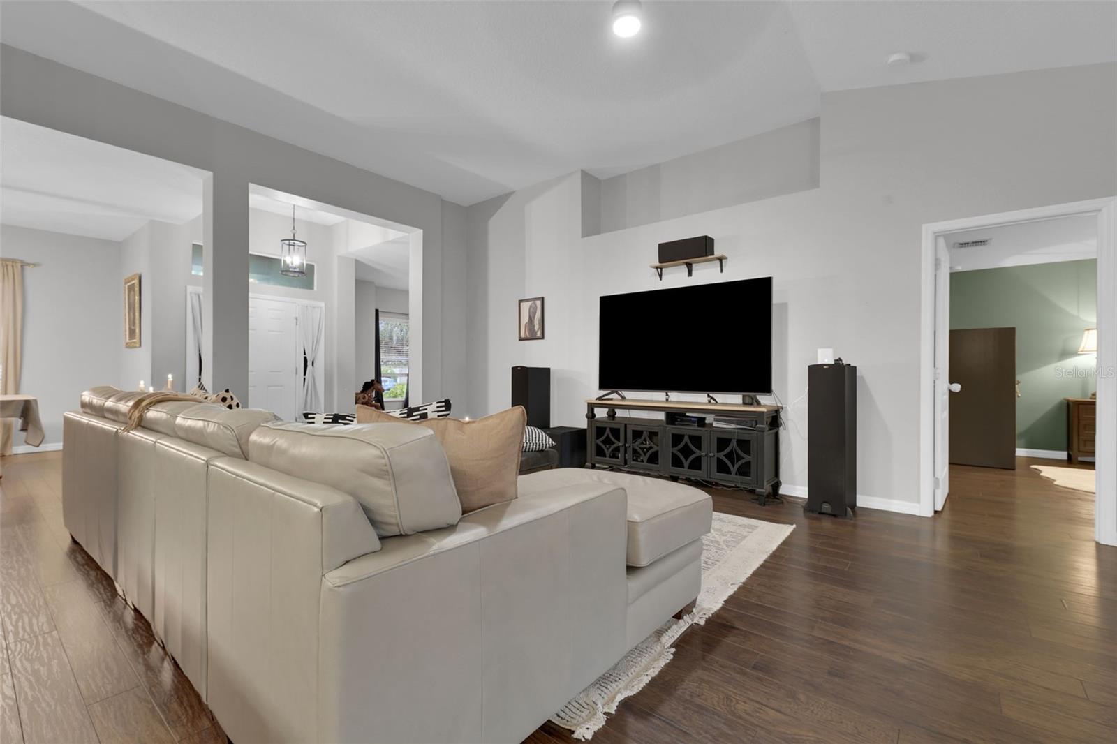 Image 6 of 29 For 1033 Twisted Branch Lane