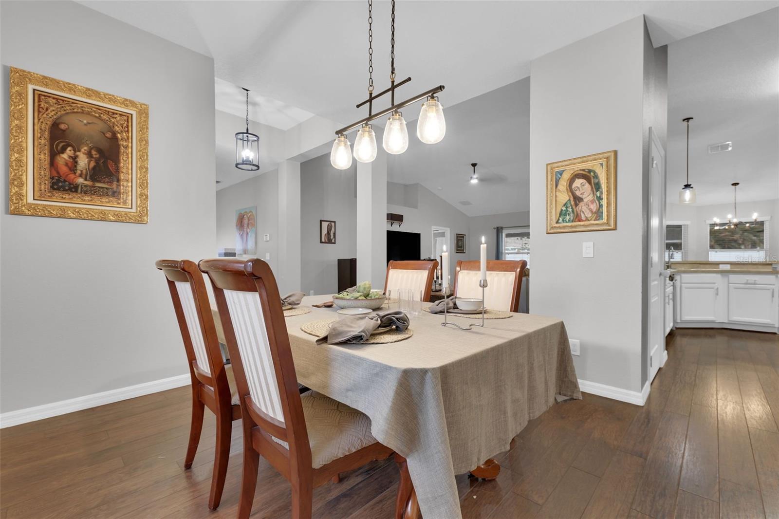 Image 7 of 29 For 1033 Twisted Branch Lane