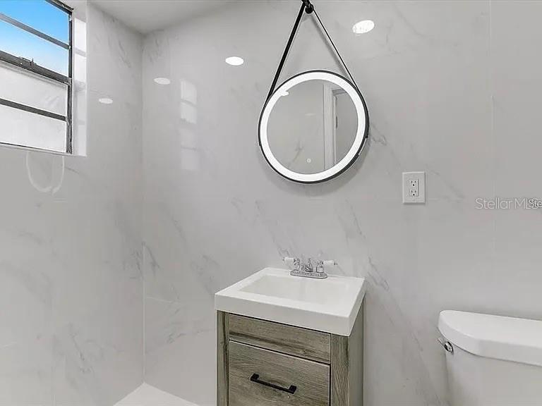 Image 12 of 41 For 1862 6th Street