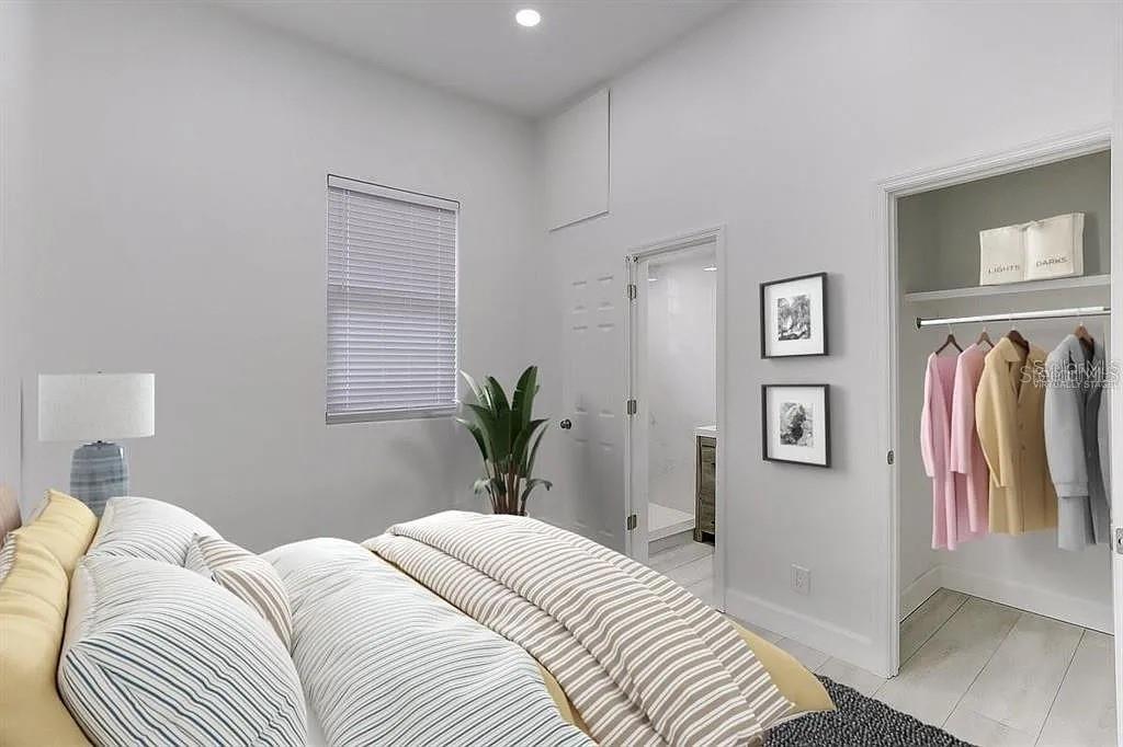 Image 19 of 41 For 1862 6th Street