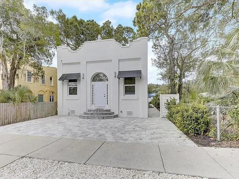 Image 2 of 41 For 1862 6th Street