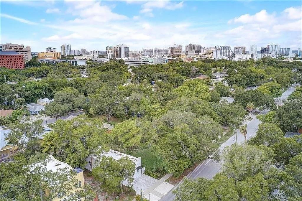 Image 30 of 41 For 1862 6th Street