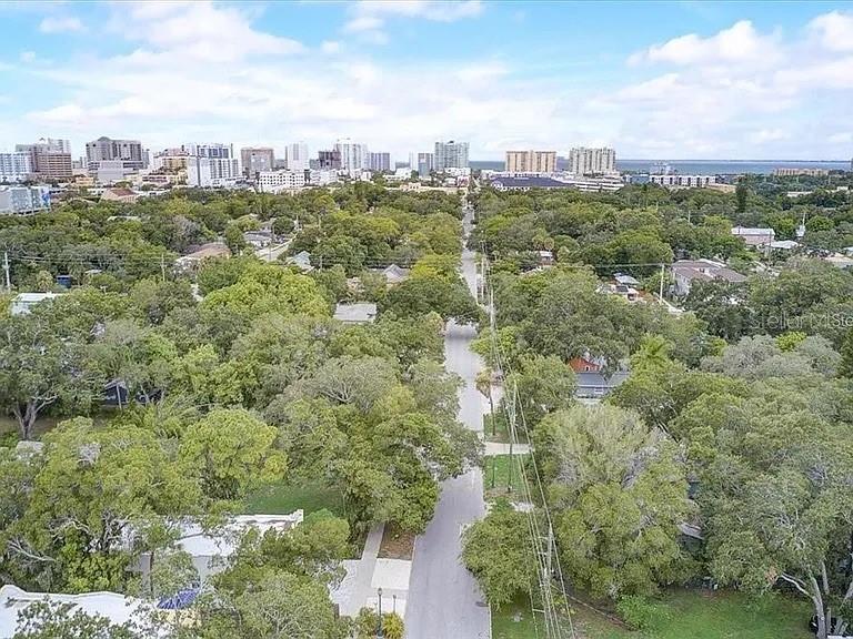 Image 31 of 41 For 1862 6th Street