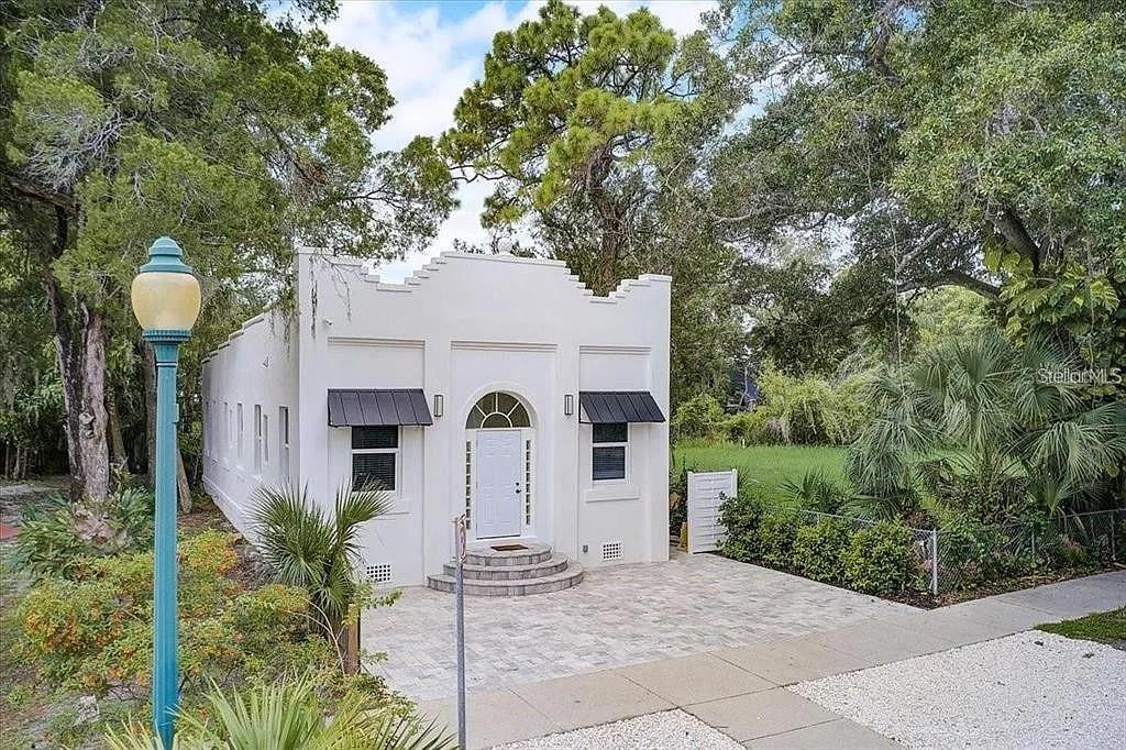 Image 39 of 41 For 1862 6th Street