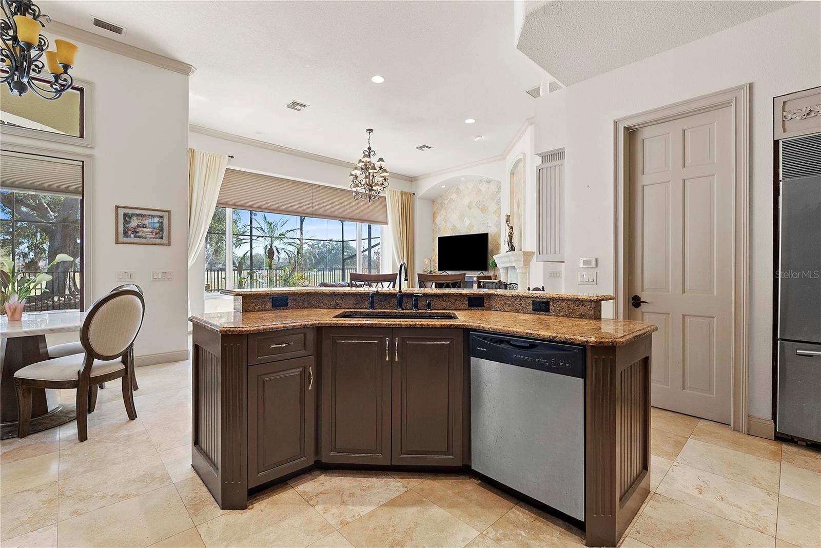 Image 18 of 46 For 2313 Roat Drive