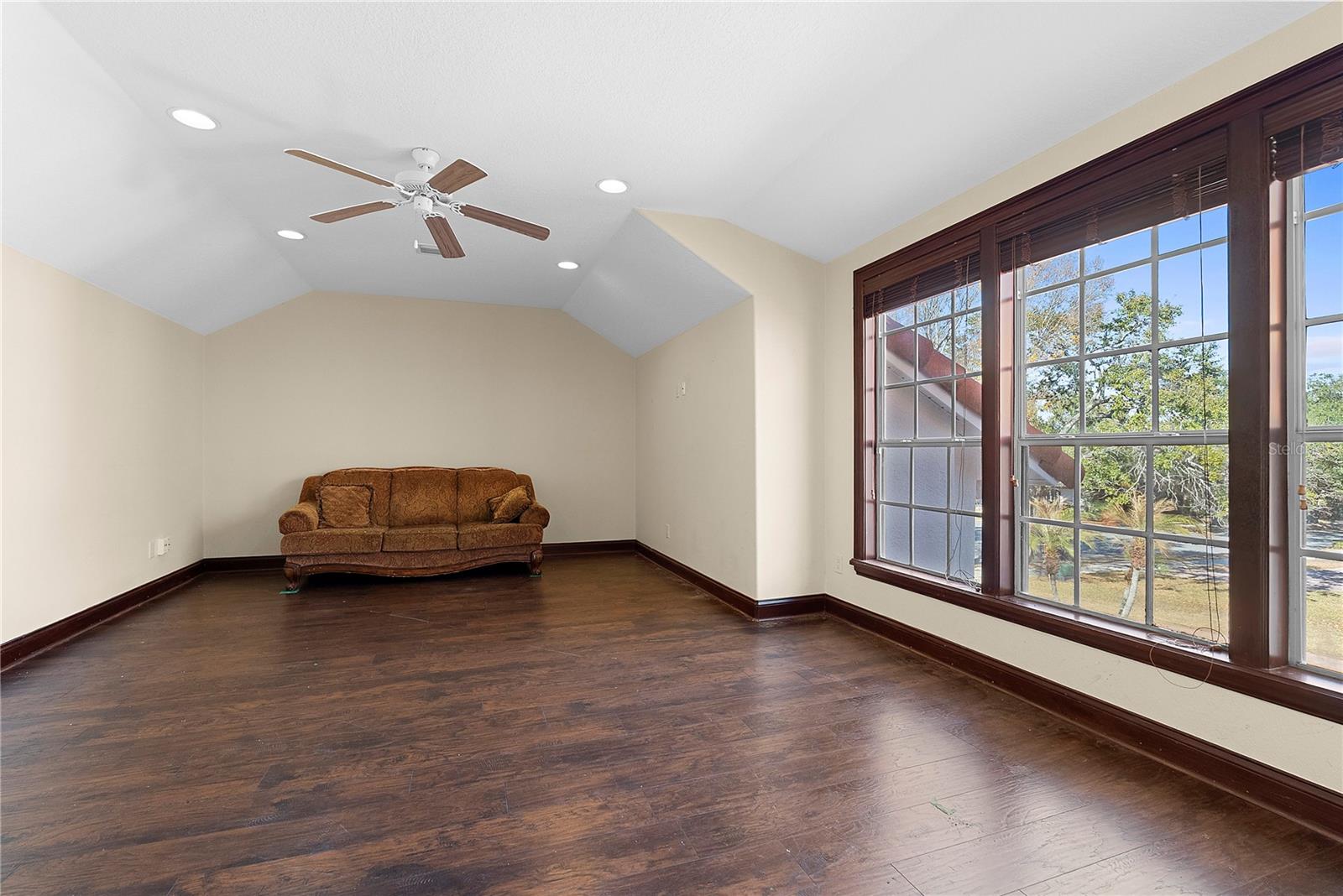 Image 36 of 46 For 2313 Roat Drive