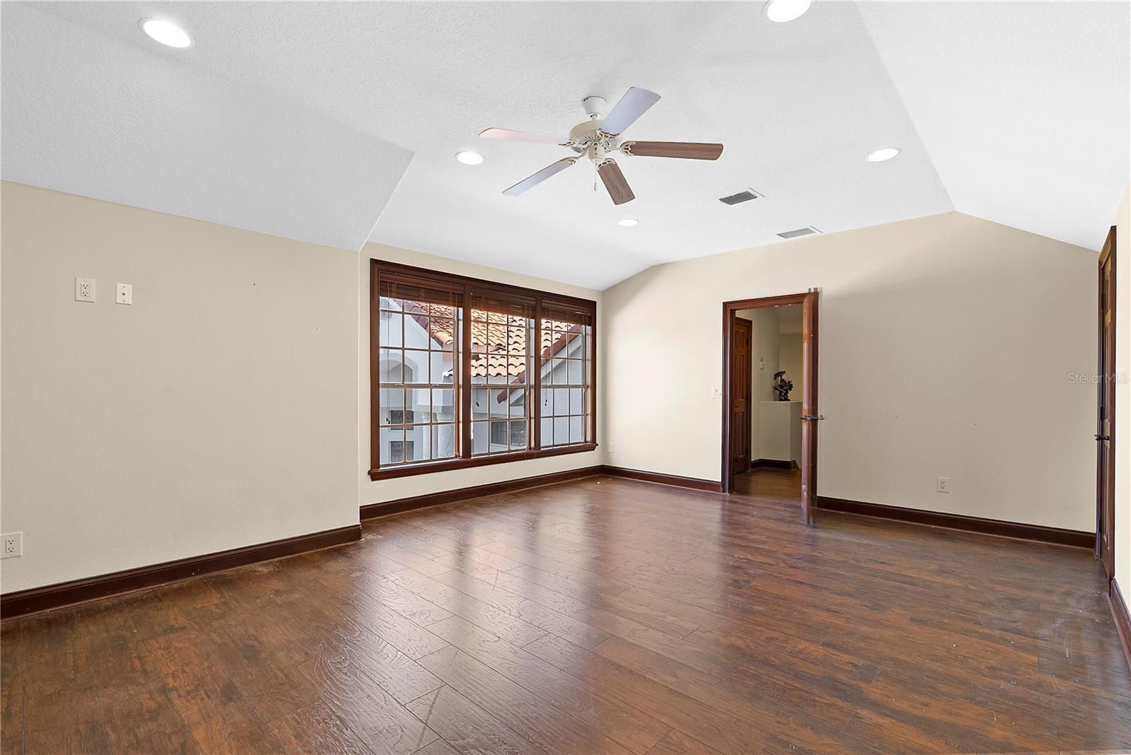 Image 38 of 46 For 2313 Roat Drive