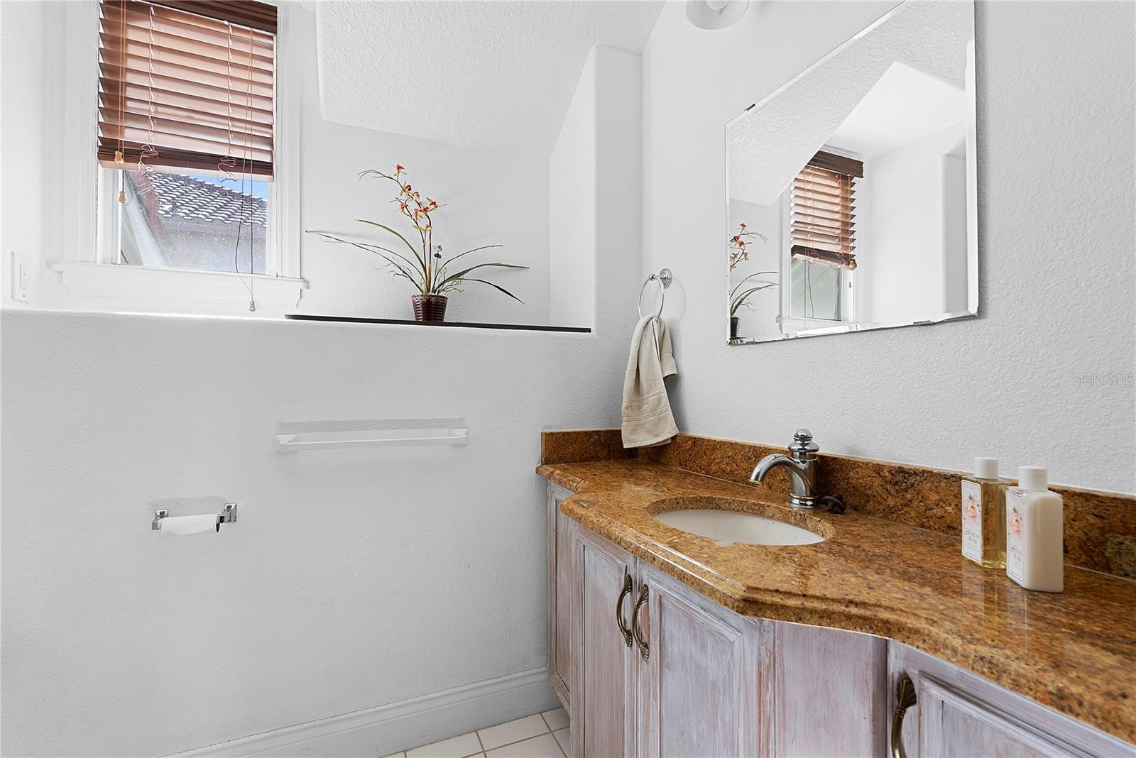 Image 39 of 46 For 2313 Roat Drive