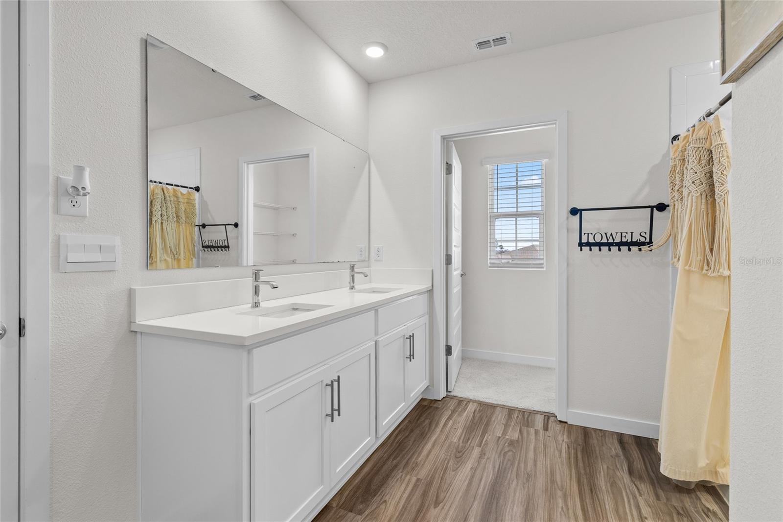 Image 15 of 33 For 455 Talisi Loop