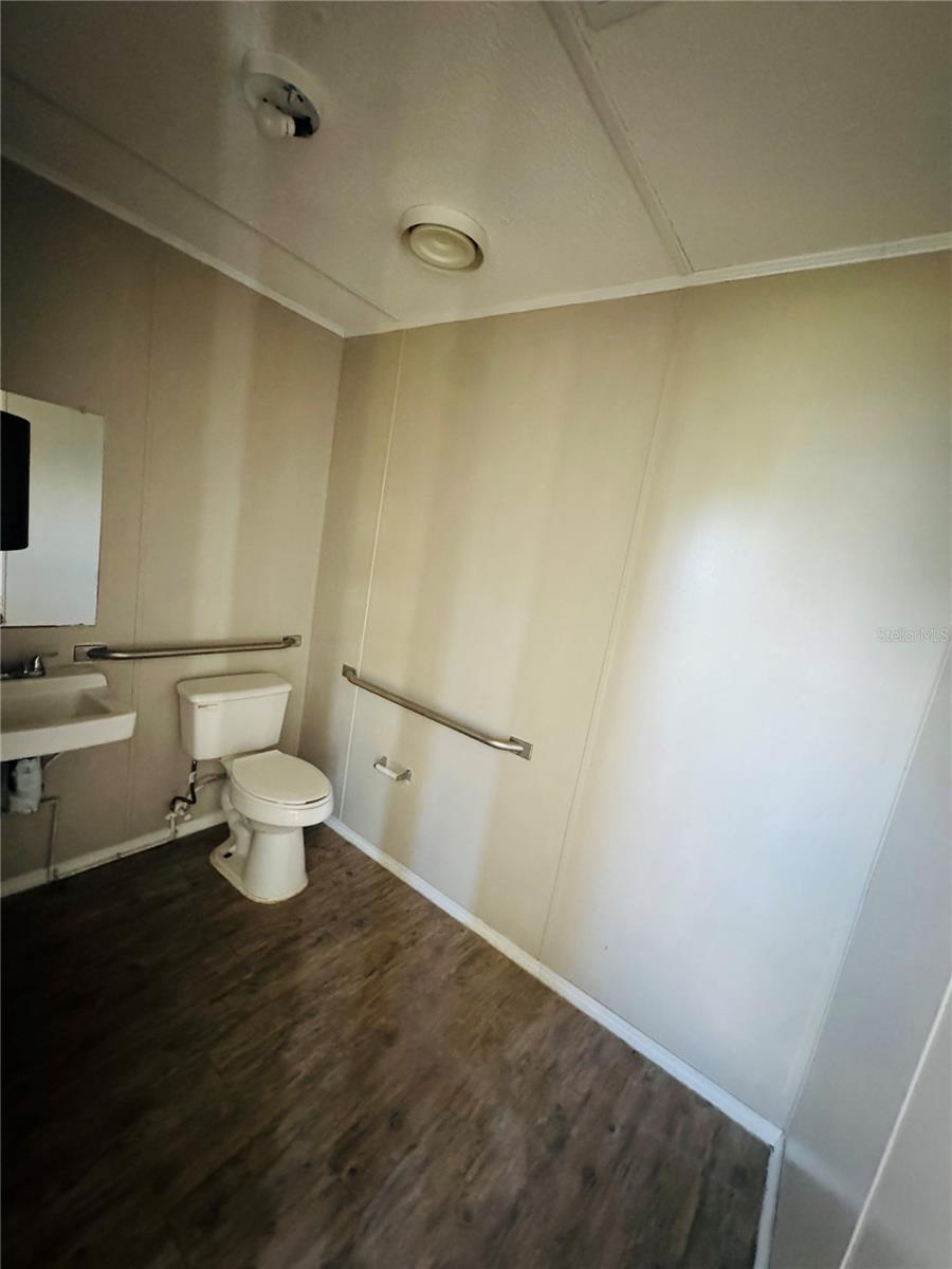 Image 10 of 16 For 8390 S Us Hwy 17-92 Highway