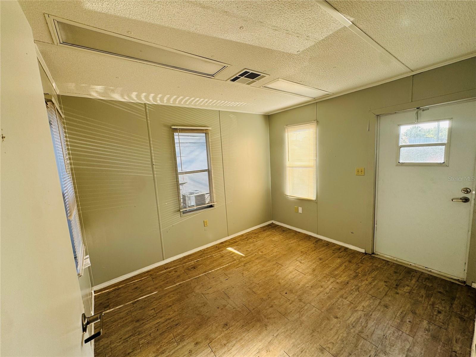 Image 15 of 16 For 8390 S Us Hwy 17-92 Highway