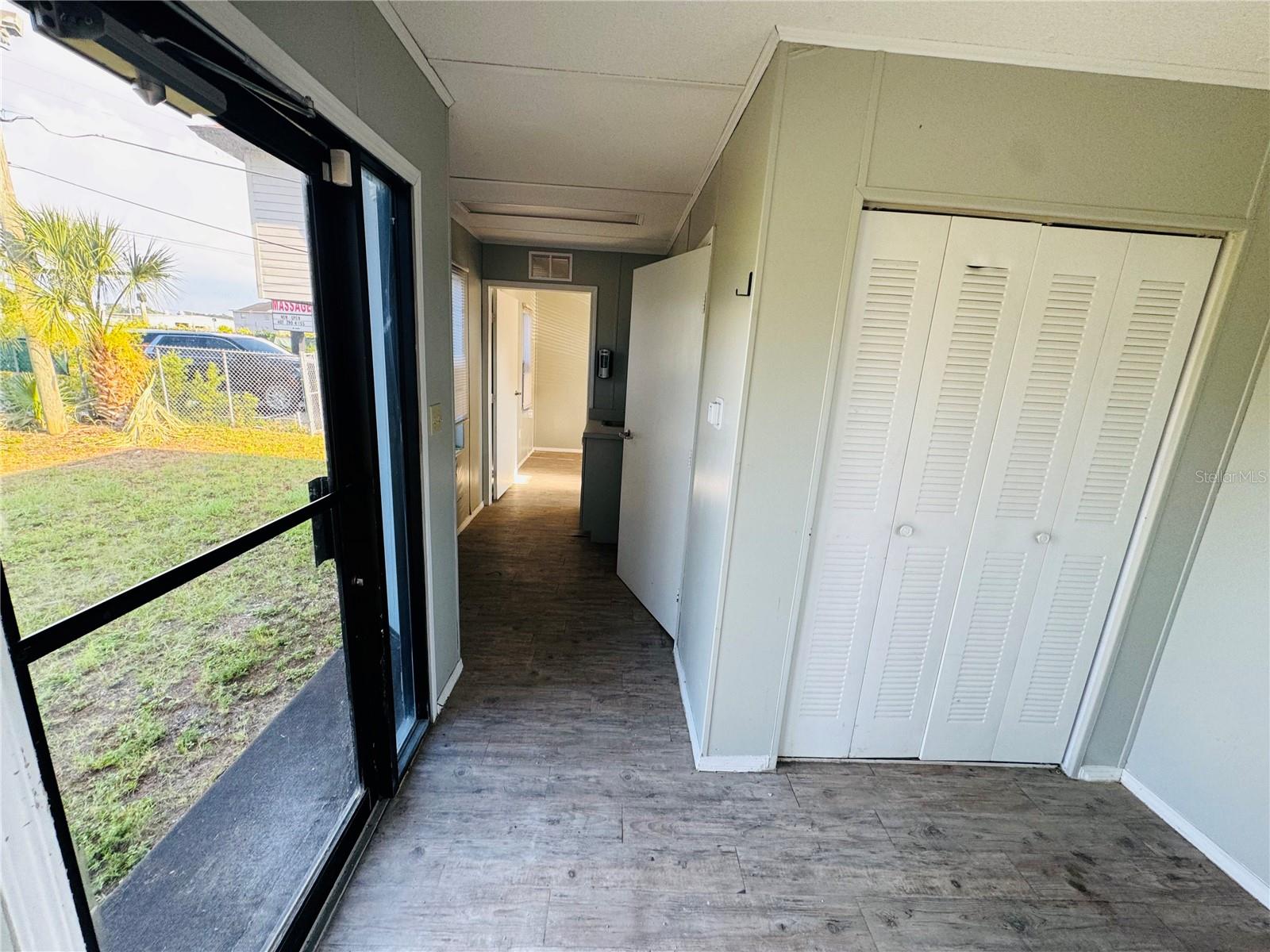 Image 6 of 16 For 8390 S Us Hwy 17-92 Highway