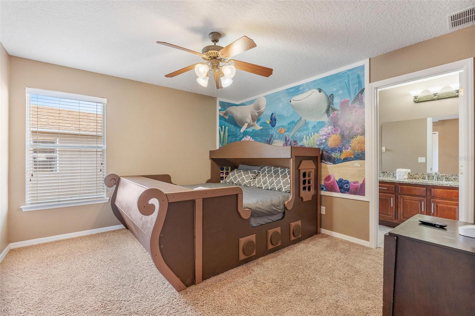 Image 16 of 41 For 8019 Acadia Estates Court