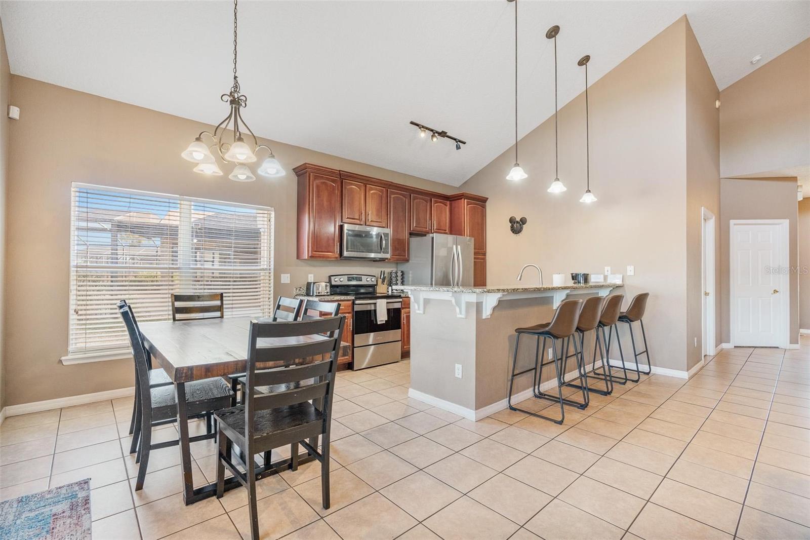 Image 9 of 41 For 8019 Acadia Estates Court