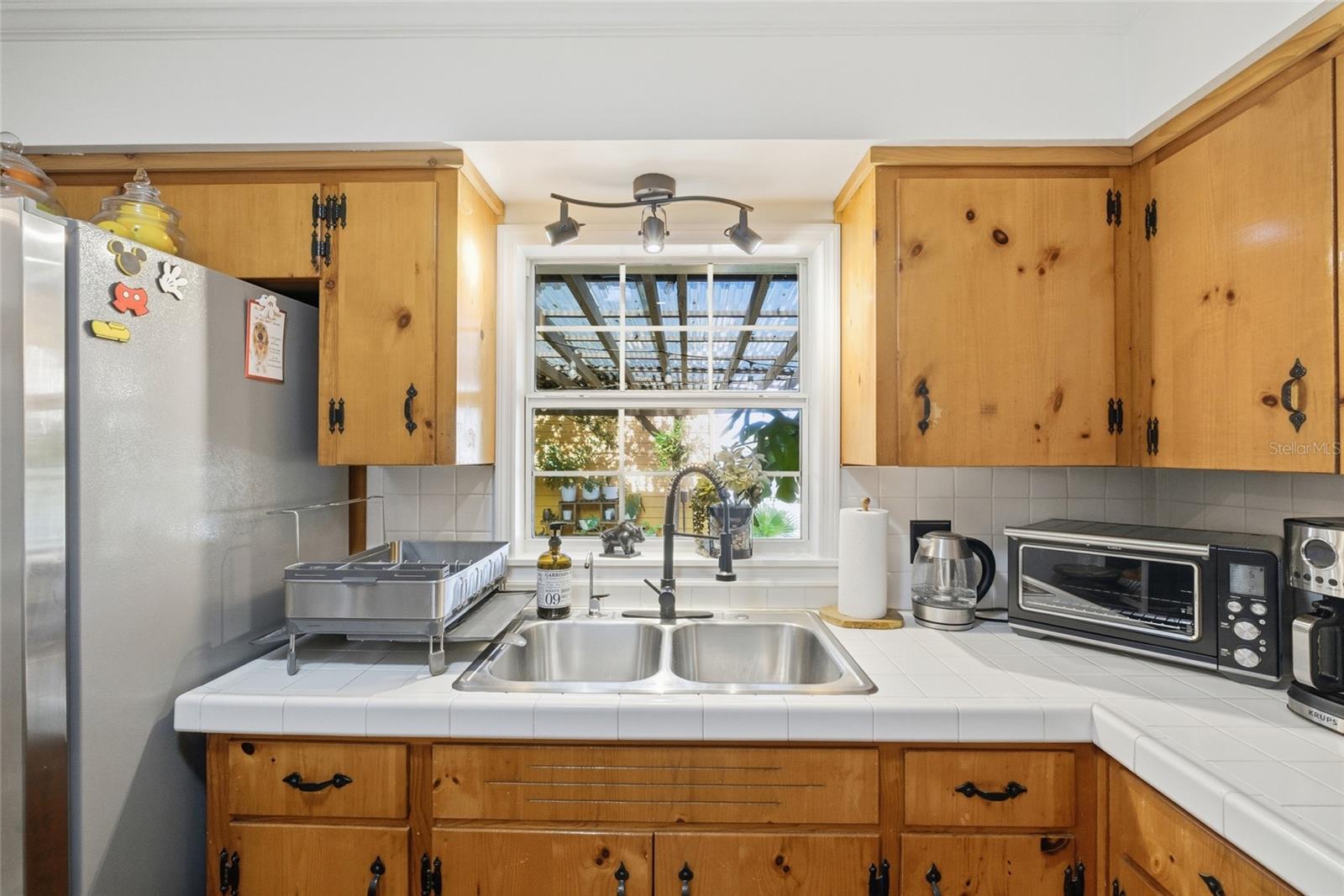 Image 12 of 68 For 1927 Eland Avenue