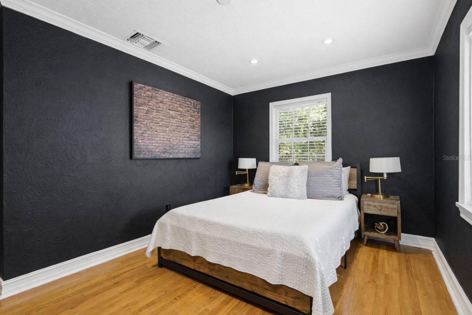 Image 24 of 68 For 1927 Eland Avenue