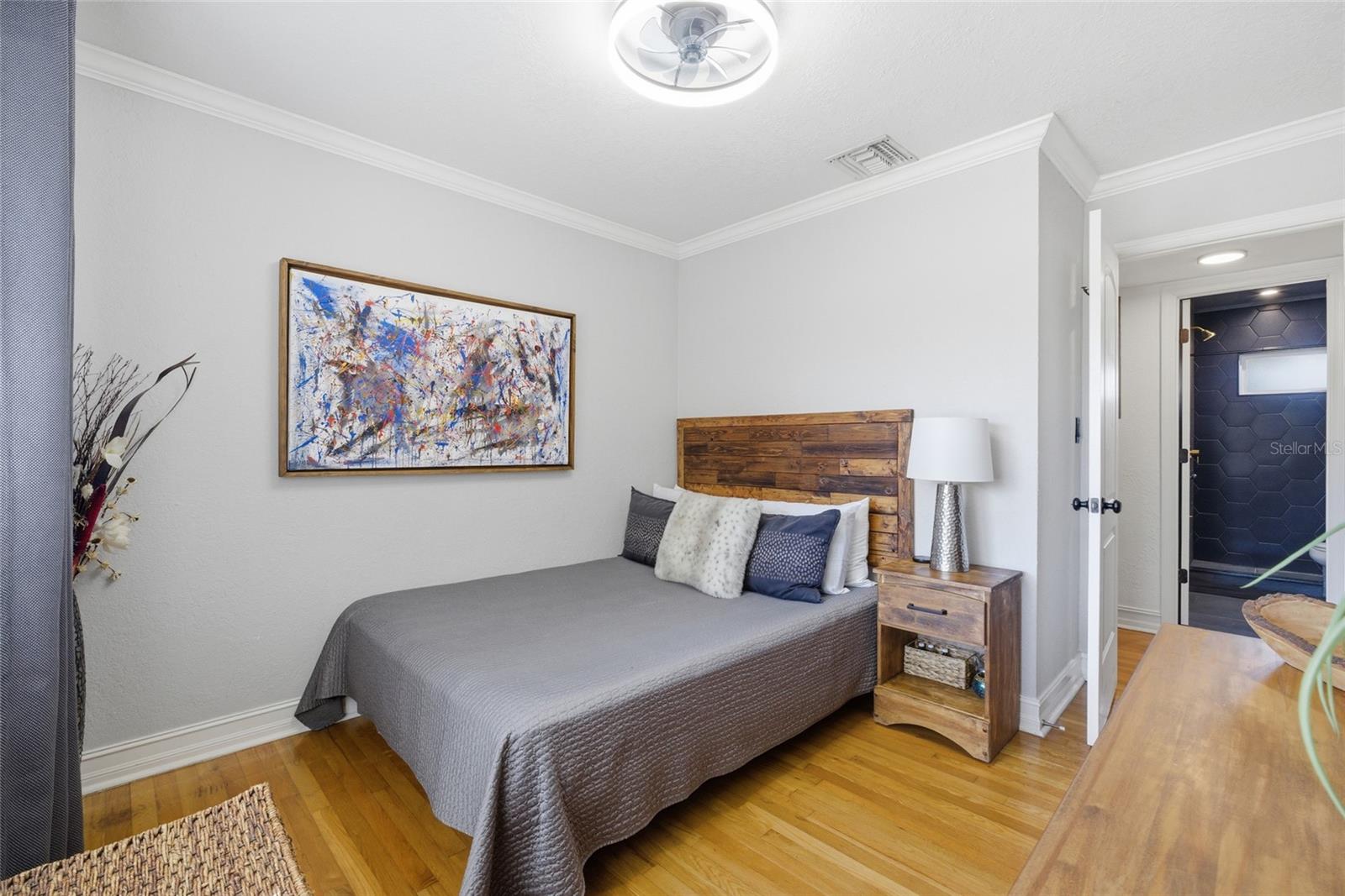 Image 26 of 68 For 1927 Eland Avenue