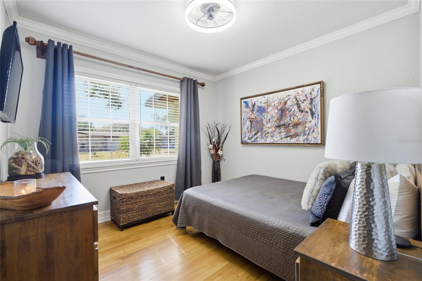 Image 27 of 68 For 1927 Eland Avenue