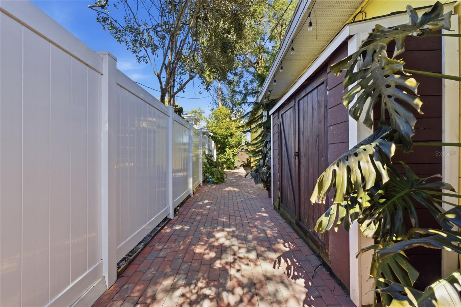 Image 36 of 68 For 1927 Eland Avenue