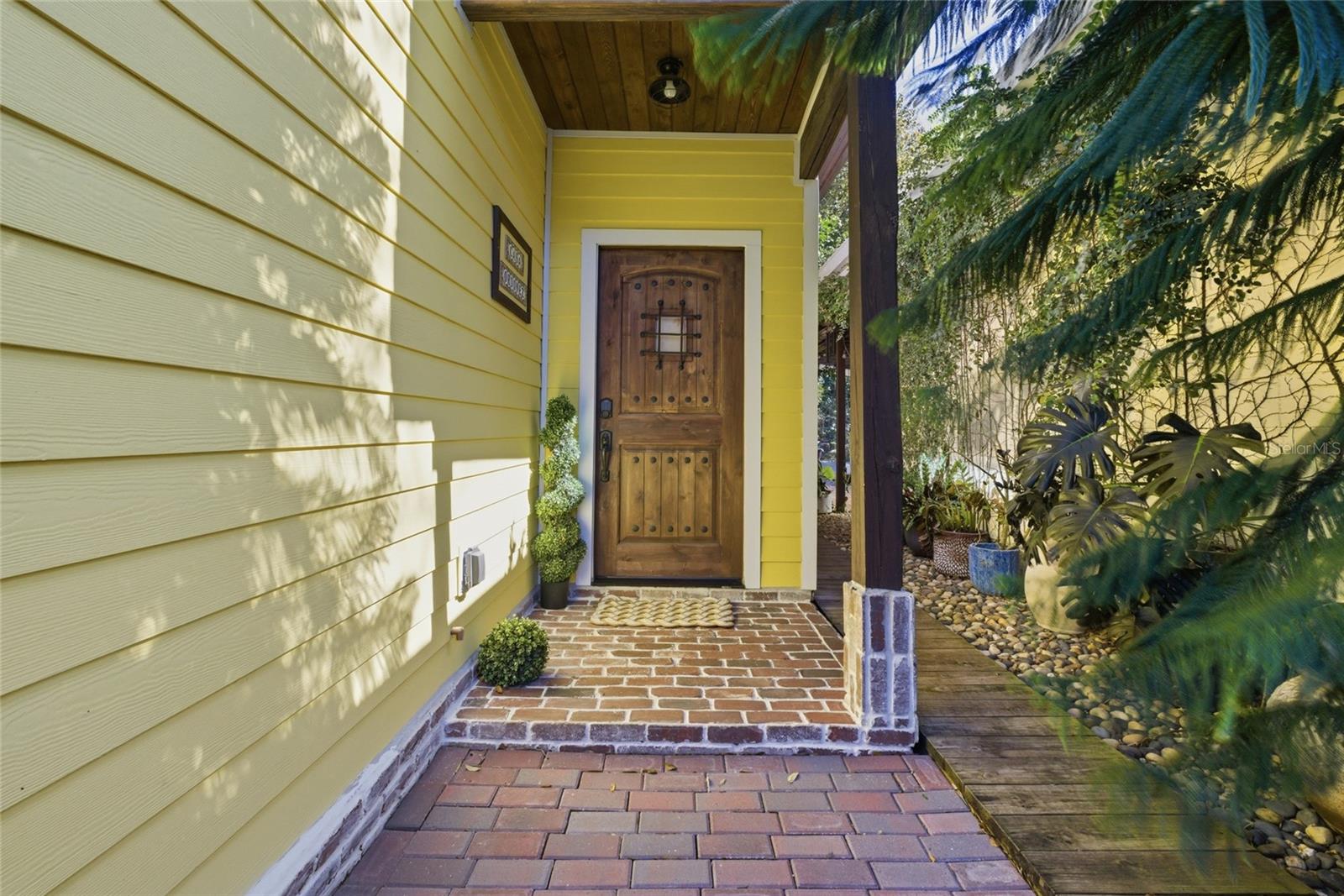 Image 37 of 68 For 1927 Eland Avenue