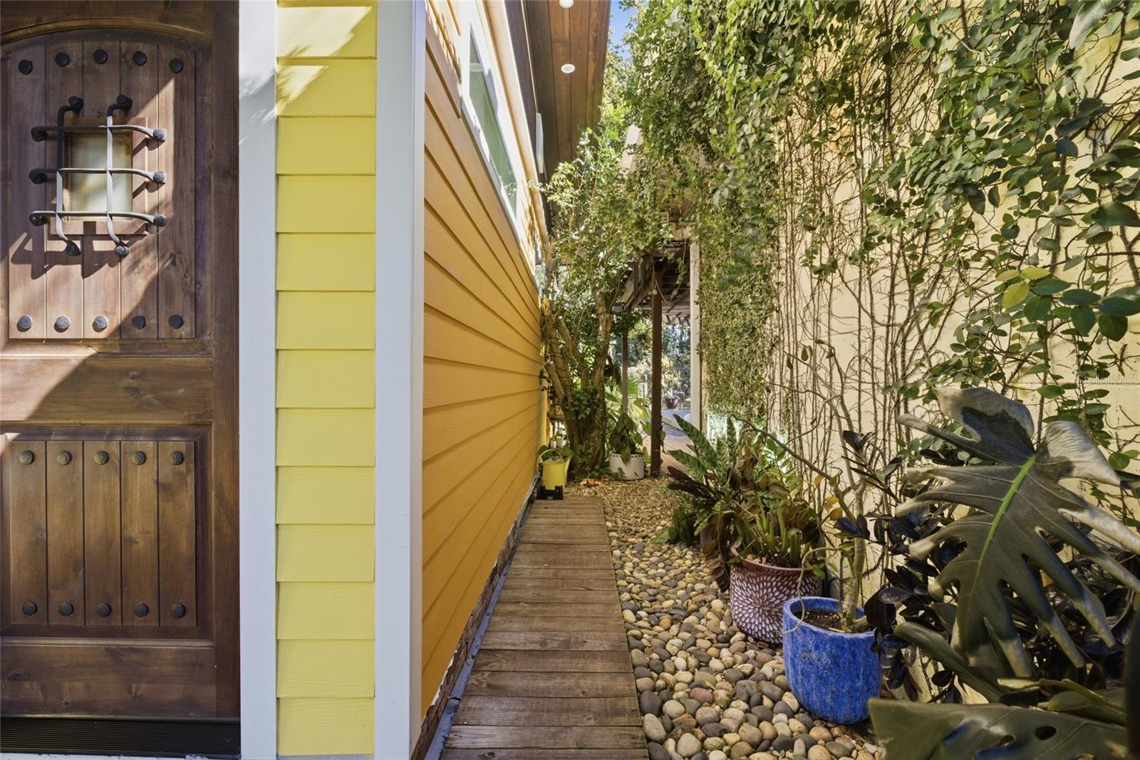 Image 38 of 68 For 1927 Eland Avenue