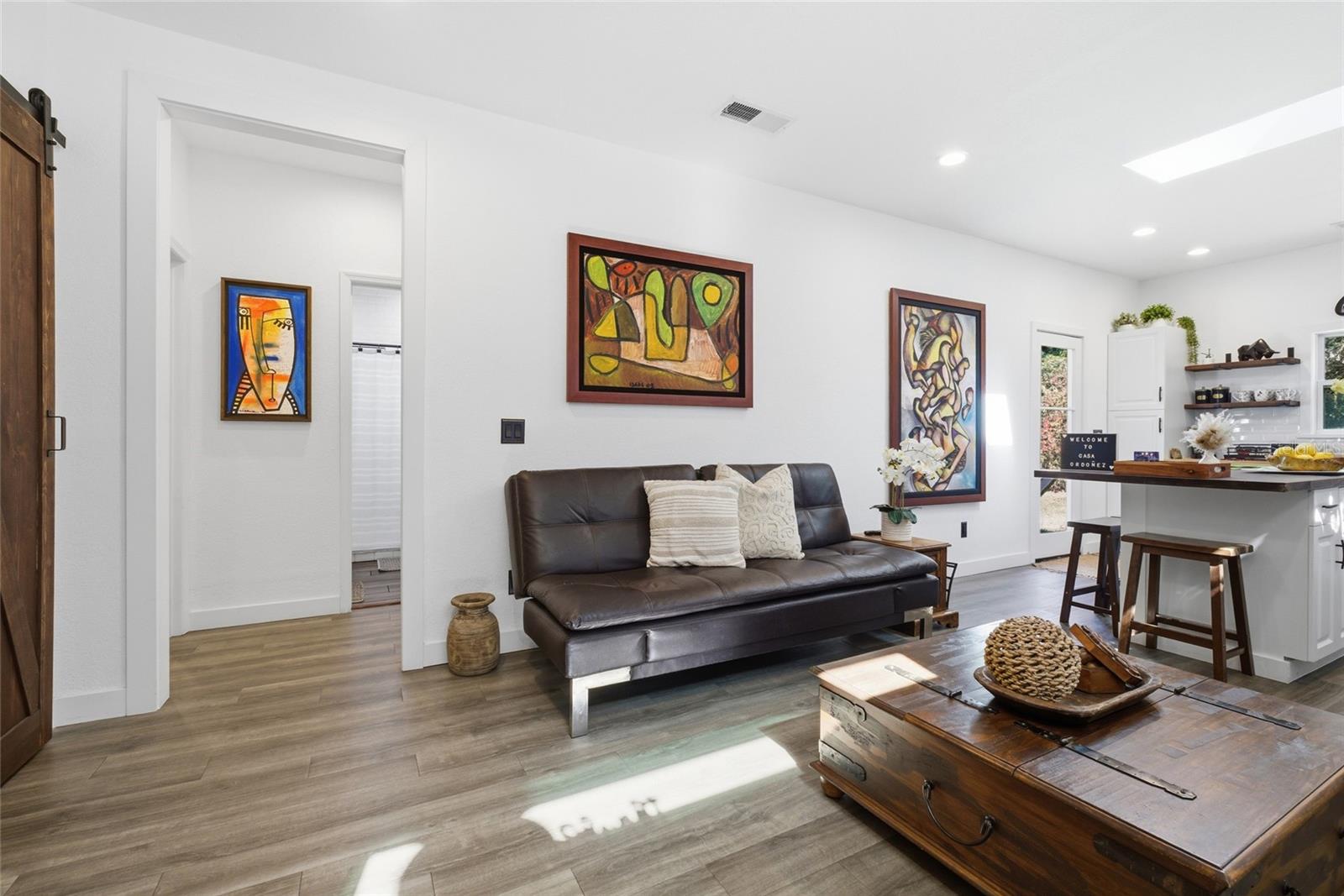 Image 41 of 68 For 1927 Eland Avenue