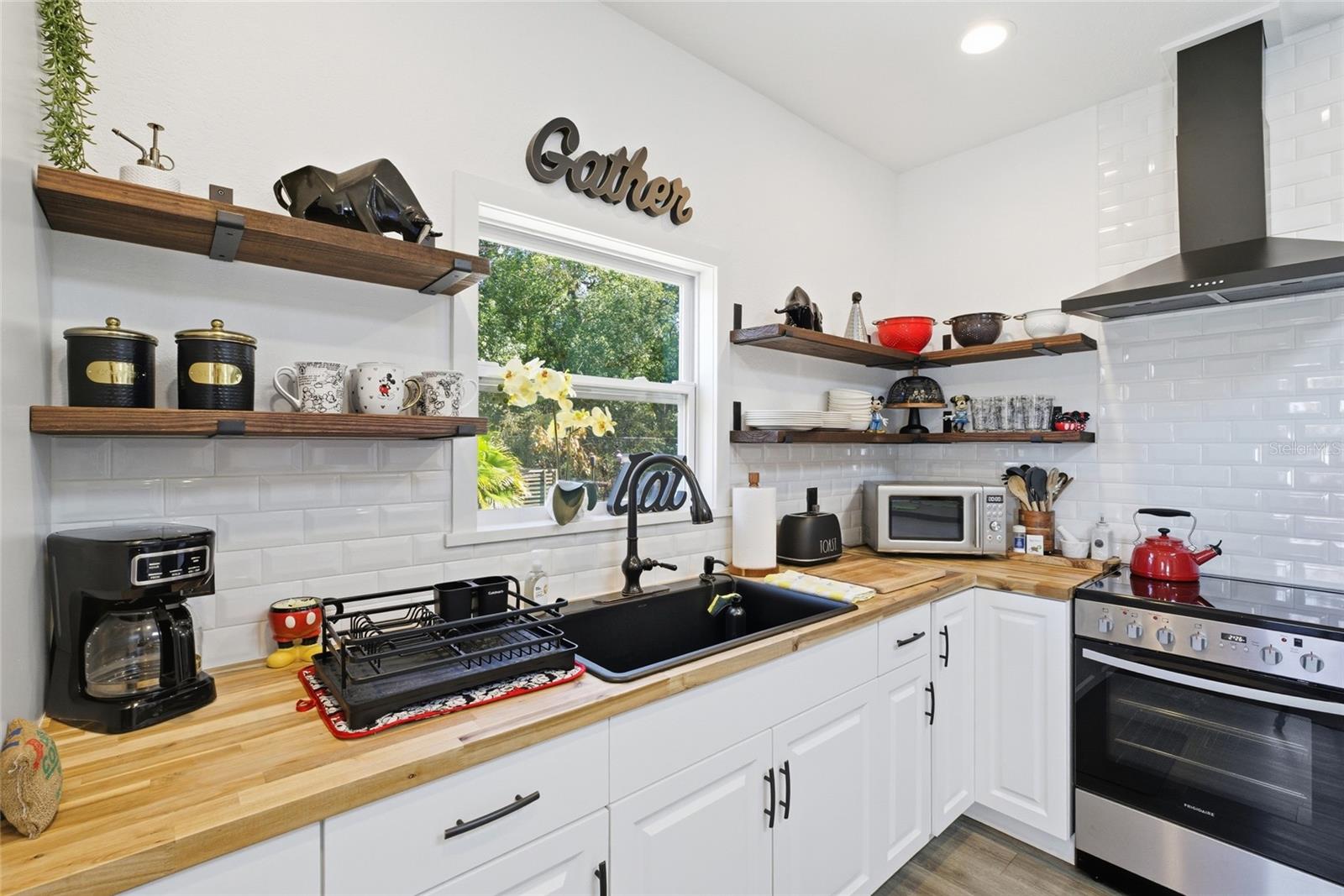 Image 45 of 68 For 1927 Eland Avenue