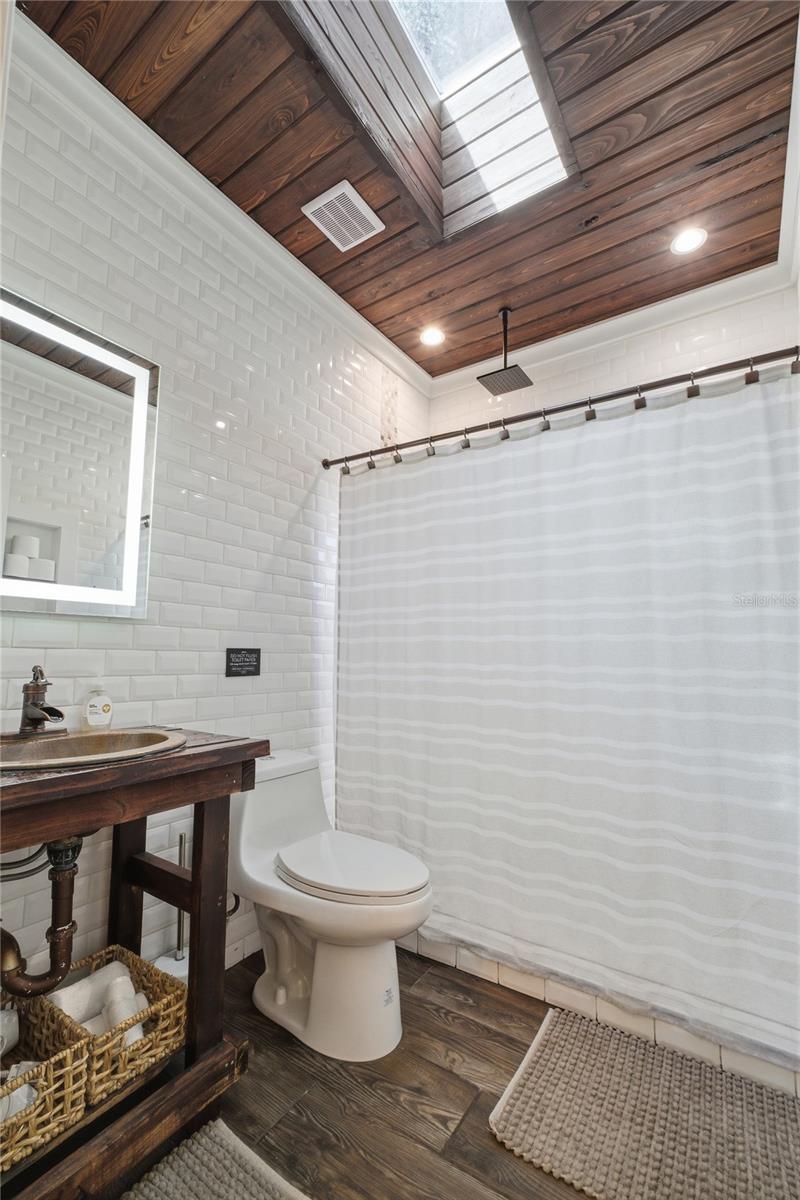 Image 53 of 68 For 1927 Eland Avenue