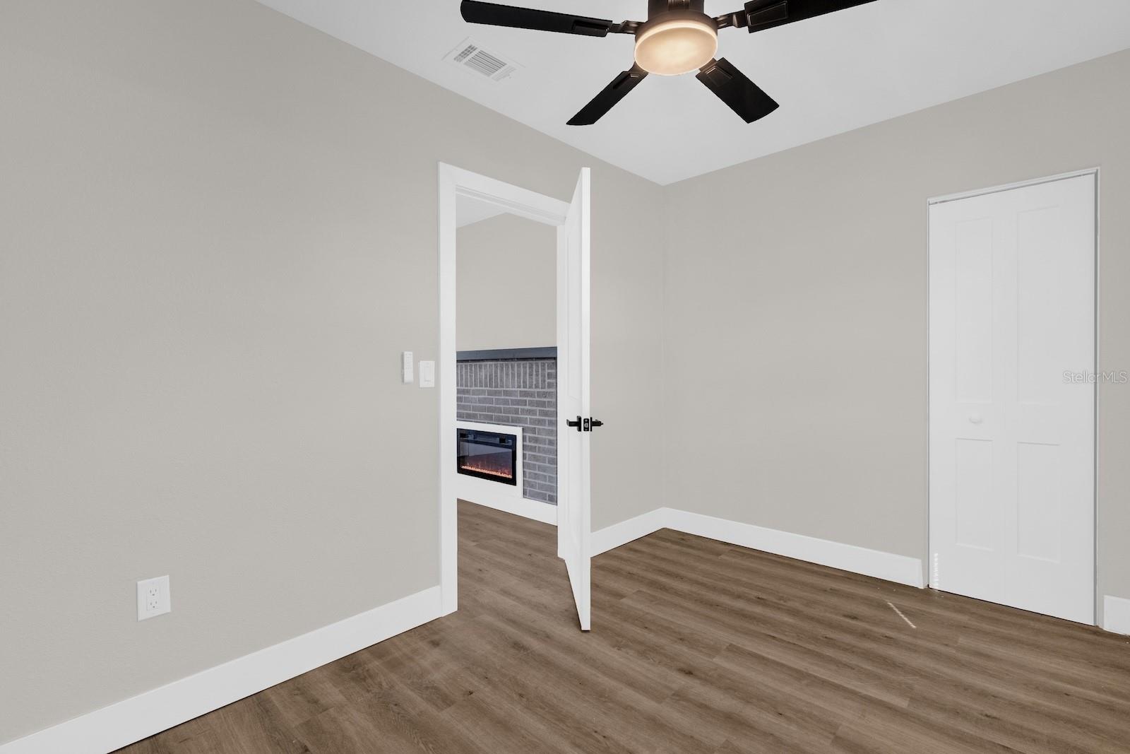 Image 17 of 22 For 821 Pinedale Avenue