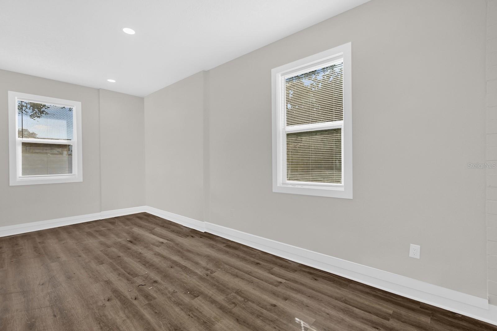 Image 19 of 22 For 821 Pinedale Avenue