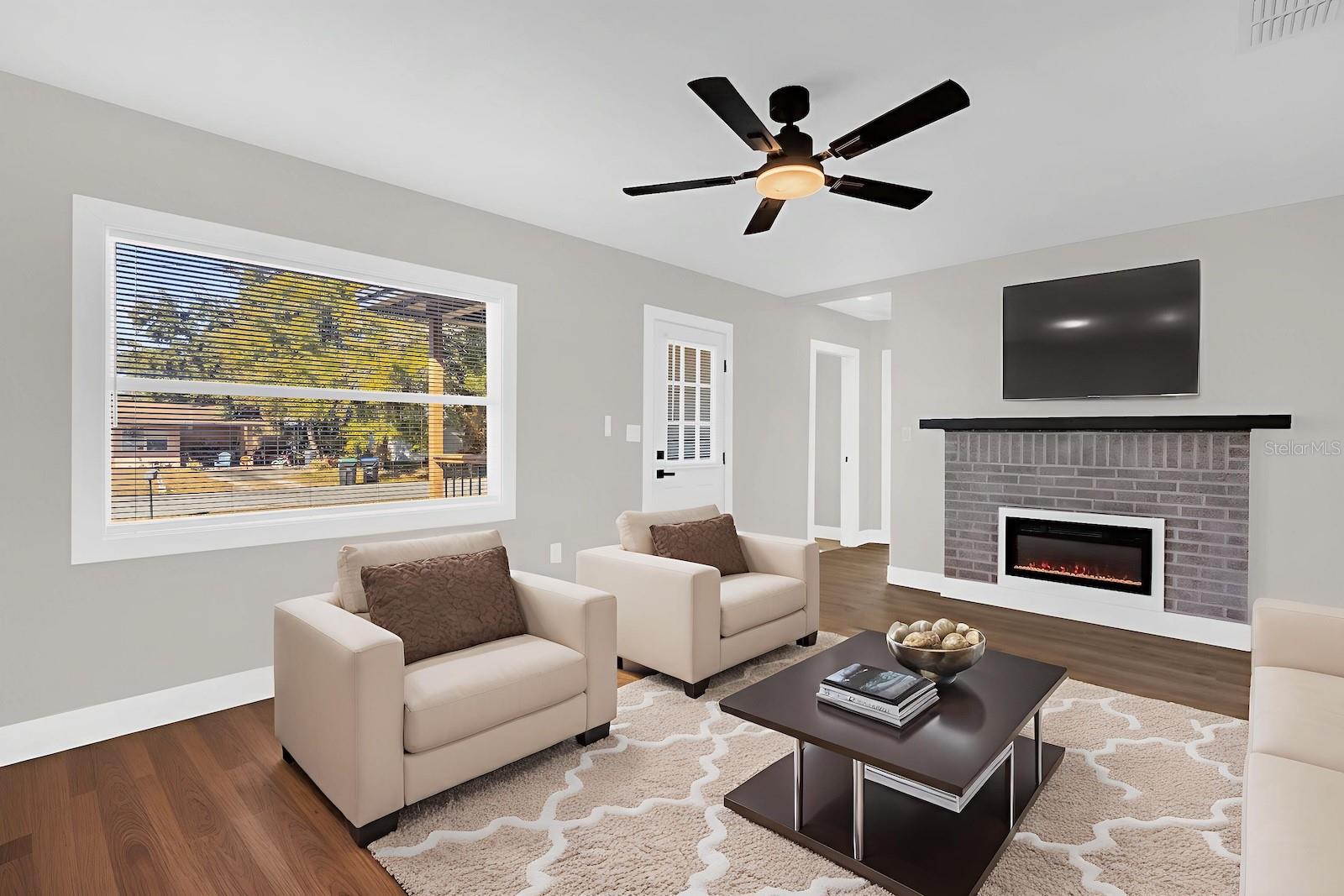 Image 4 of 22 For 821 Pinedale Avenue