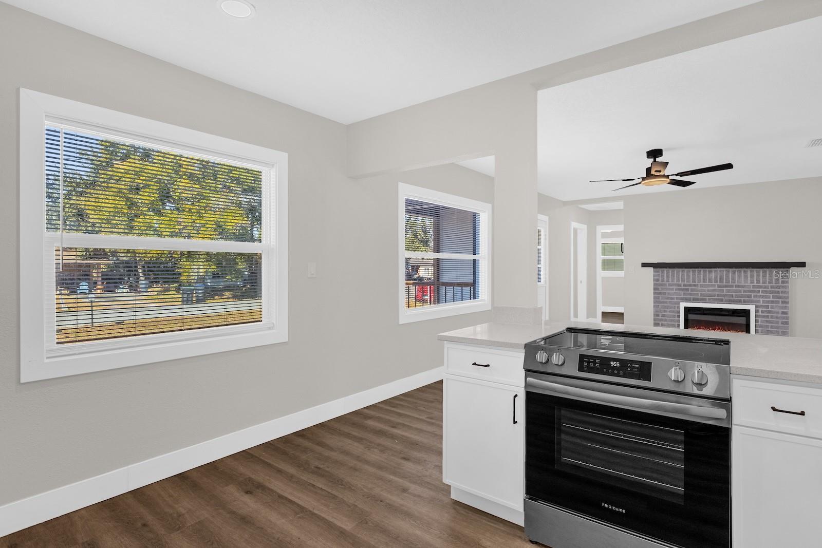 Image 7 of 22 For 821 Pinedale Avenue