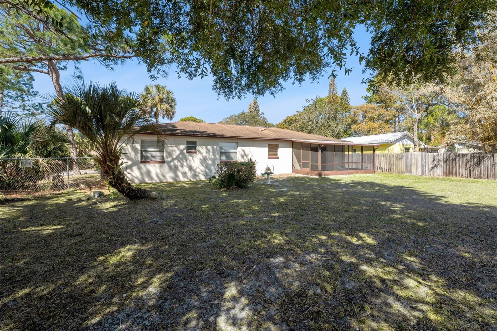 Image 20 of 22 For 306 Loch Low Drive