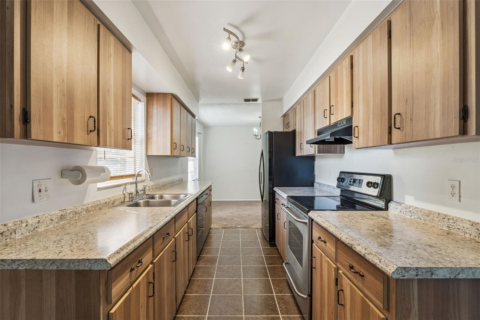 Image 7 of 22 For 306 Loch Low Drive