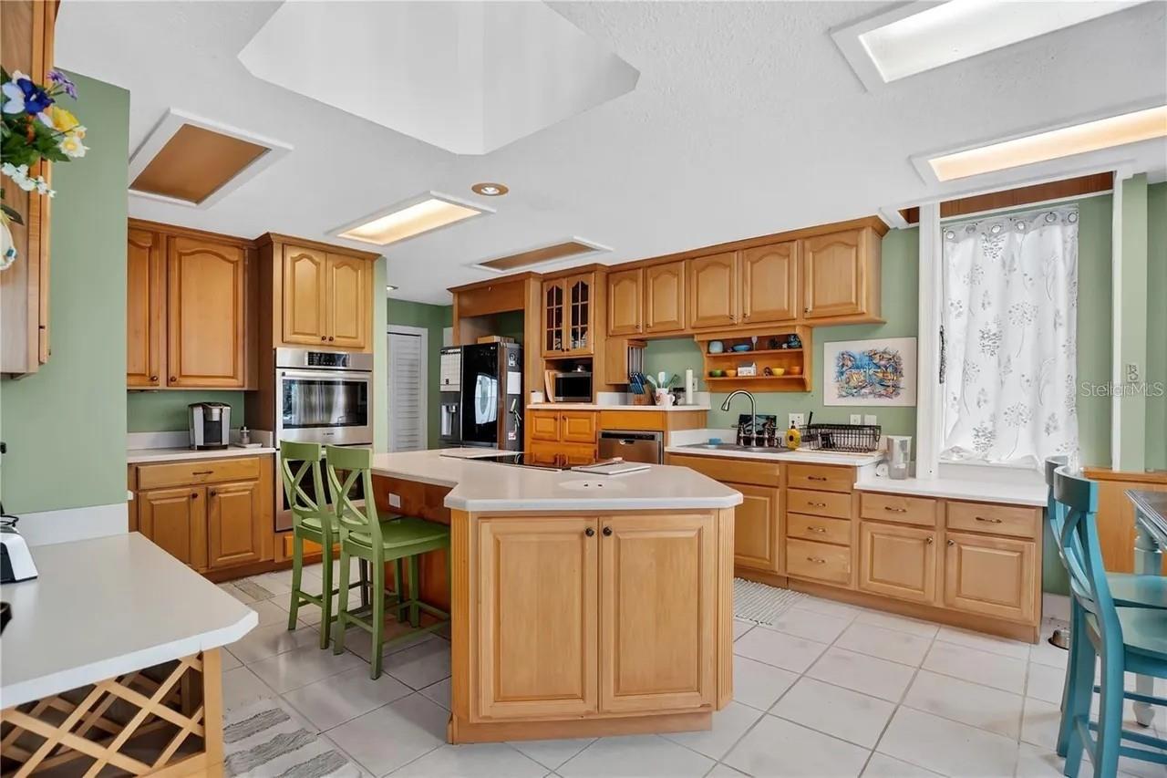 Image 7 of 48 For 9 Stone Gate N