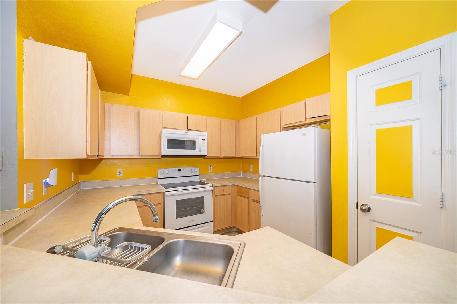 Image 10 of 24 For 2015 Erving Circle 201