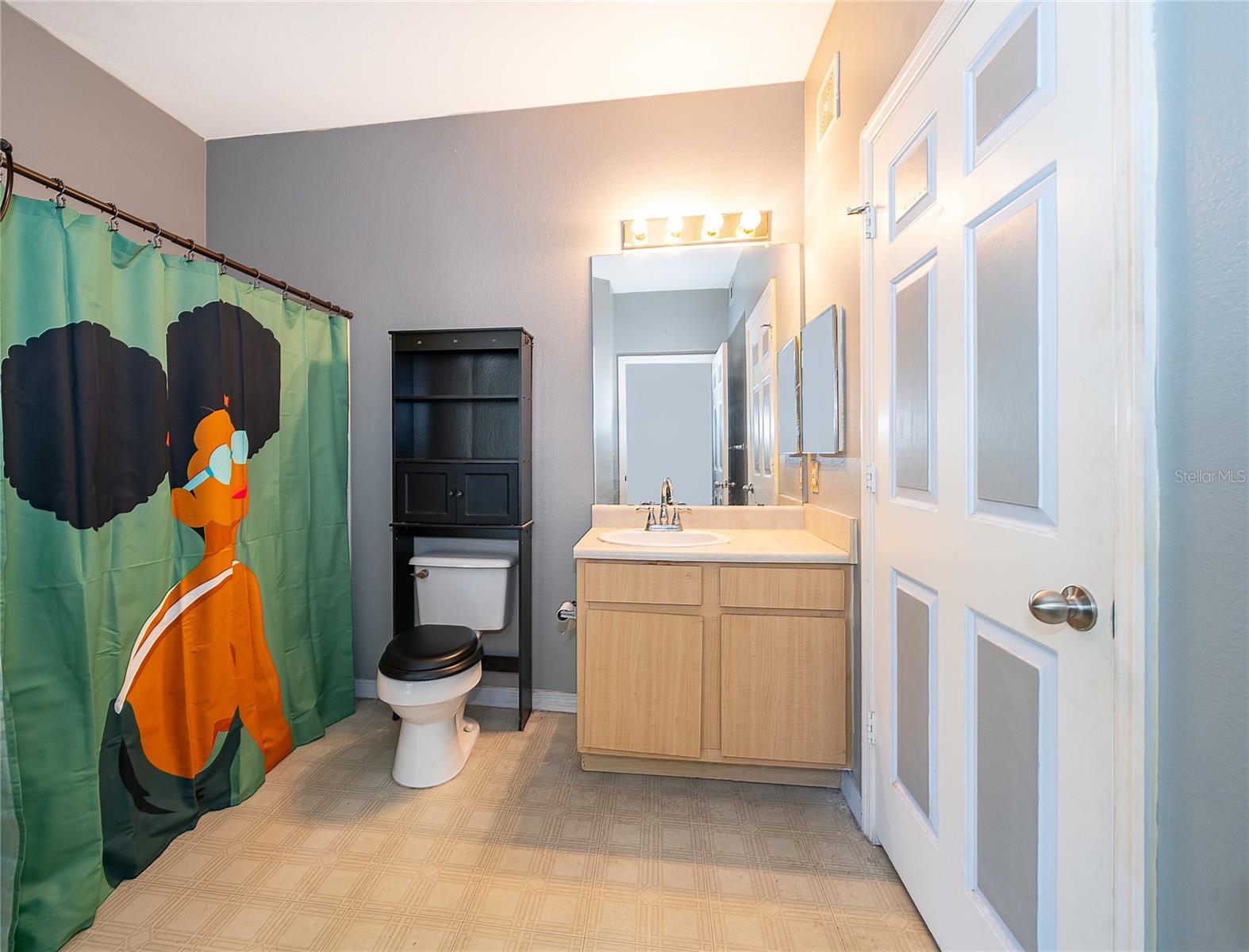 Image 16 of 24 For 2015 Erving Circle 201