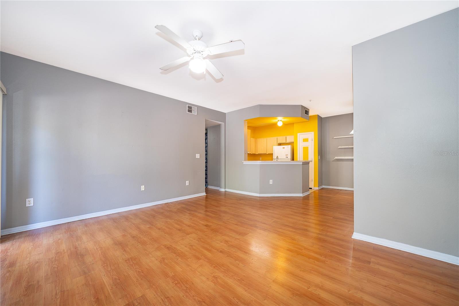 Image 3 of 24 For 2015 Erving Circle 201